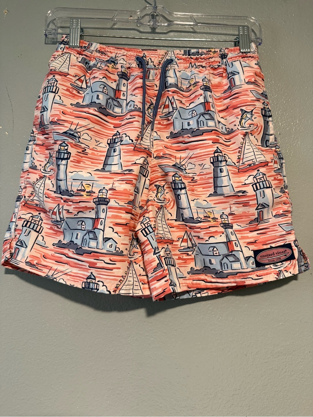 Vineyard Vines boys swim short size S (8-10) -coral & blue color-